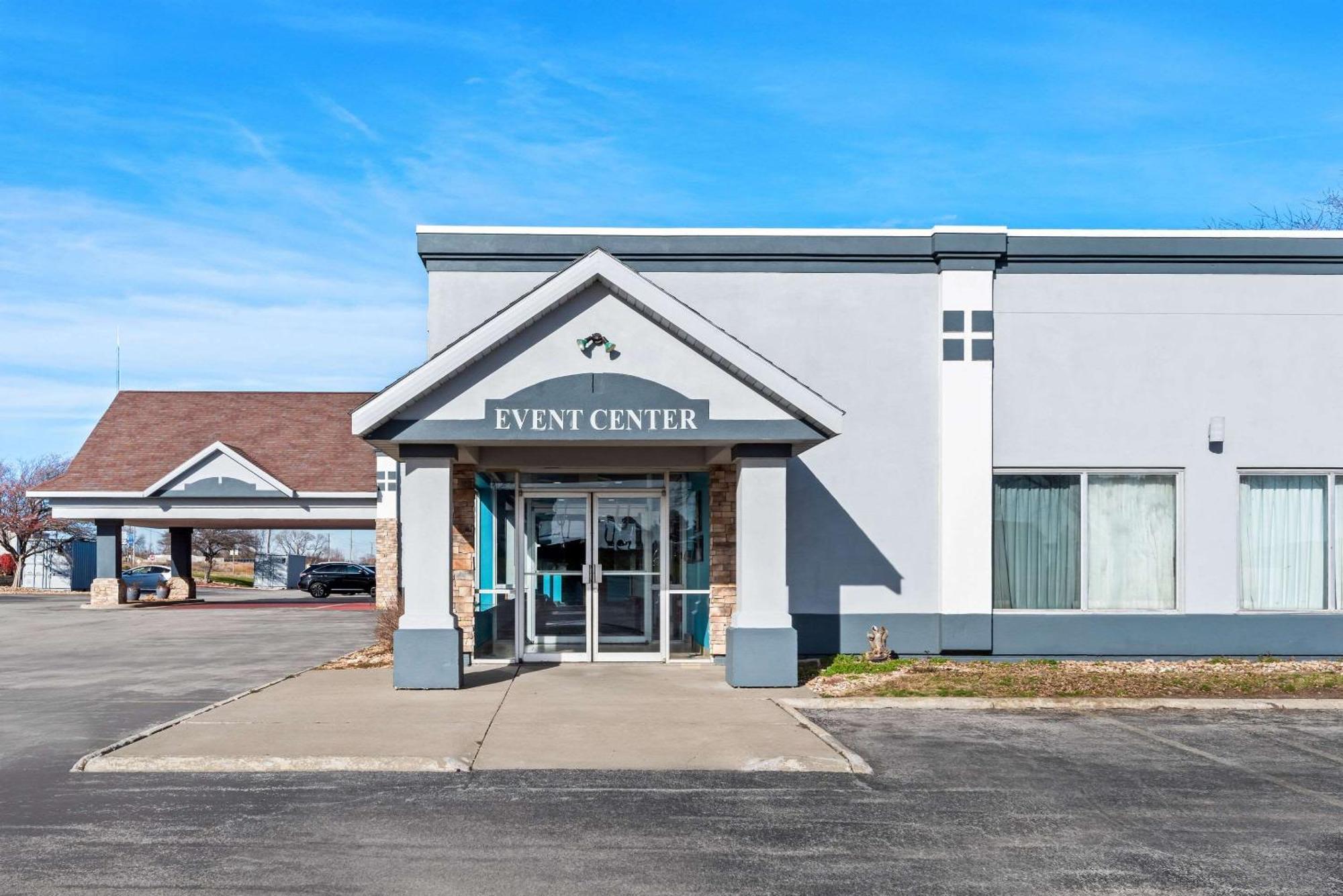 Quality Inn Fort Dodge Exterior photo