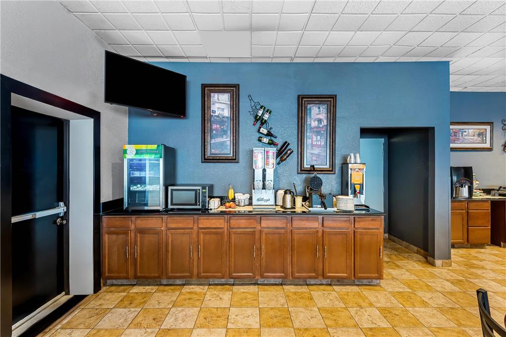 Quality Inn Fort Dodge Restaurant photo